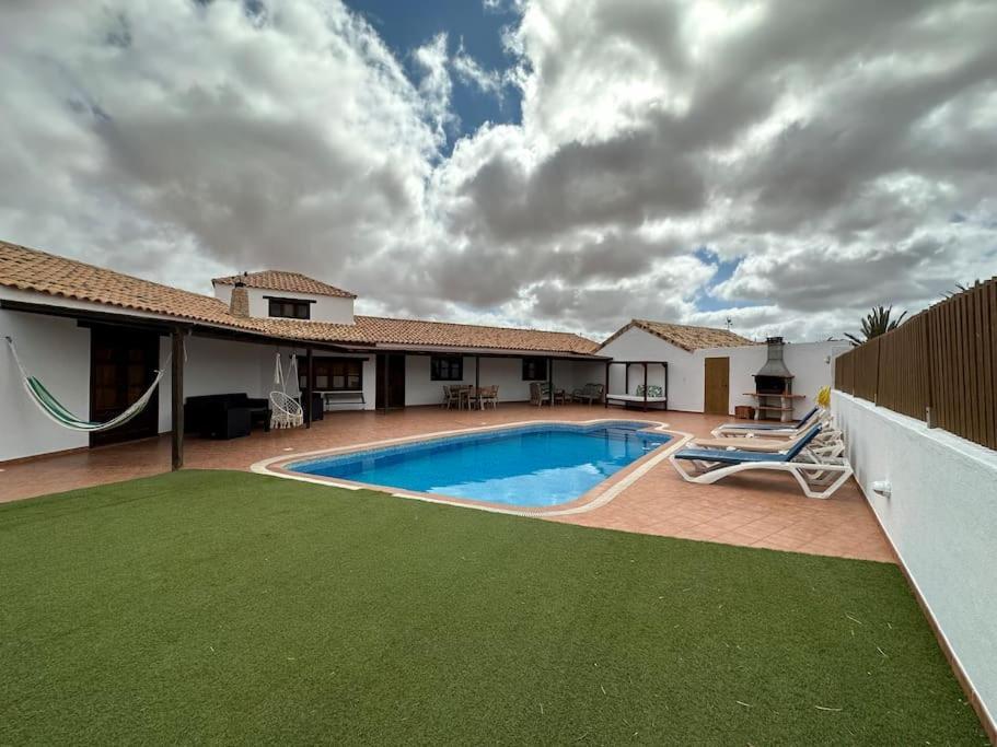 Villa With Pool In The Centre Of Fuerteventura Антигуа Екстериор снимка